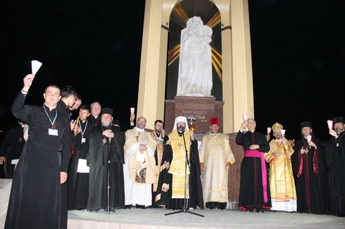 У Зарваниці триває Всеукраїнської проща на честь Богородиці.(ФОТО,ВІДЕО) У Зарваниці триває Всеукраїнської проща на честь Богородиці.(ФОТО,ВІДЕО)